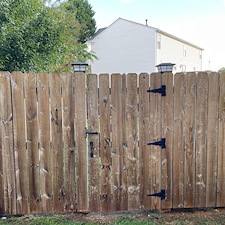 Wood-Fence-Cleaning-and-Restoration 2